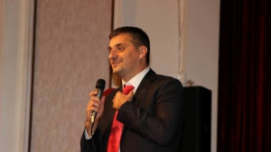 Кирил Добрев Живеем в някакъв собствен свят