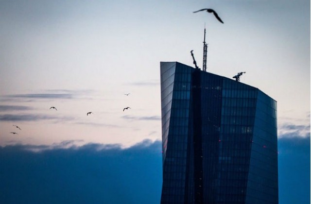 ЕЦБ е готова да отпусне спешни кредити до 60 млрд. евро на гръцките банки