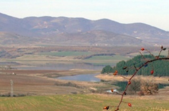 Асеновград търси водолази, за да източат язовир