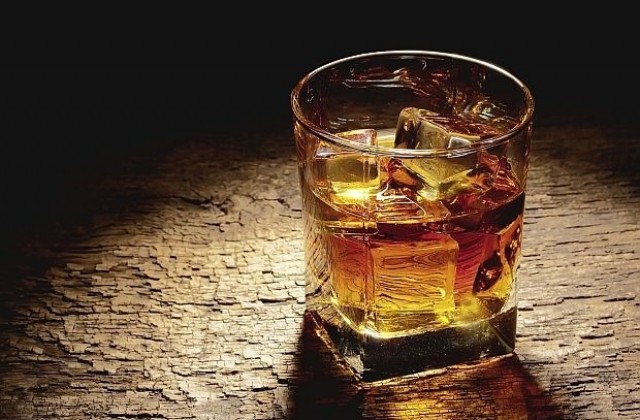 Учени смятат колко чашки алкохол намаляват риска от сърдечна недостатъчност