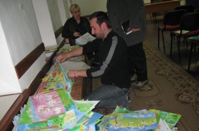 До 8 март се приемат творбите в конкурса Пролет върху листа