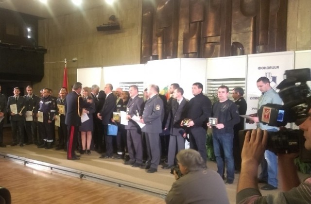 Пожарникар на годината е Стефка Димитрова, наградата е в категория Контролна дейност