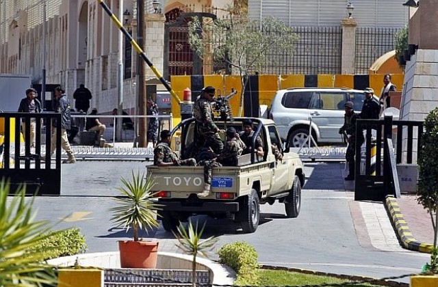 Шиитските бунтовници разпуснаха парламента и завзеха властта в Йемен