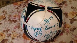 Берое дари подписана топка от финала за Купата за Надежда