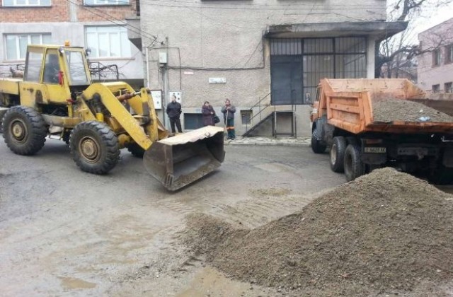 Общински екипи овладяват кризисни ситуации заради дъждовете в Благоевград