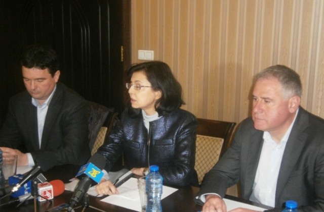 Вицепремиерът Меглена Кунева и министърът на правосъдието Христо Иванов готвят стратегия за антикорупция