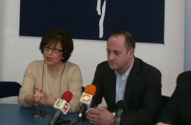 Упорството на Искров да седи на поста е много вредно за България