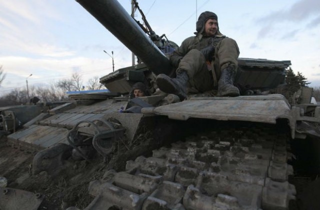 Мощен взрив вся паника в Донецк през нощта (ВИДЕО)