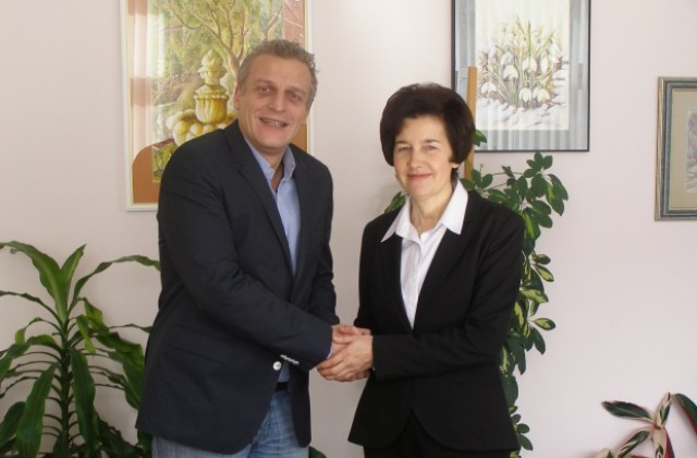 Министър Москов и Радан Кънев се срещнаха с кмета на Добрич