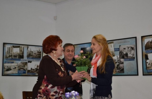 Лилия Димитрова представи книгата си „България над всичко“