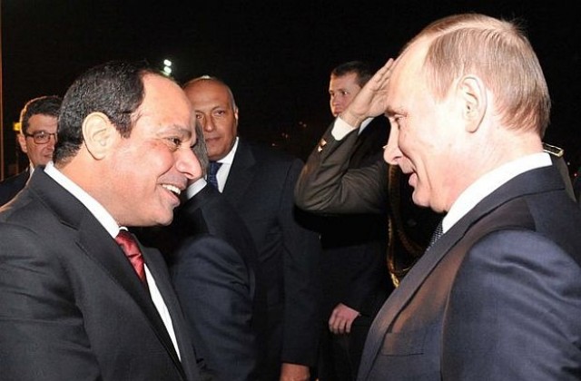 Путин на двудневна визита в Кайро