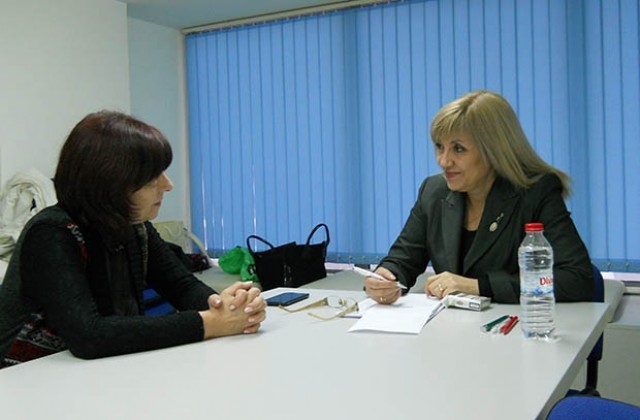 Инж. П. Аврамова организира приемна с експерти от „Бюрото по труда“