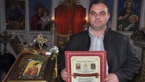 Кметът на с Черногорово с благодарствена грамота от БПЦ