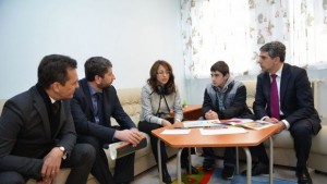 Изслушаха първото дете в синята стая