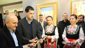 Забавляват деца с класическа музика в новия Културен институт