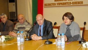 Татяна ДончеваИма хора в спец службите които са с напълно