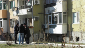 Мъж се хвърли от седмия етаж