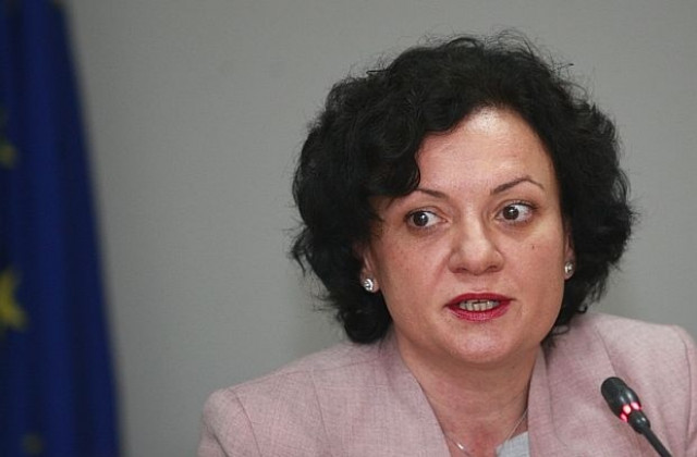 Няма сигнали за опасност от замърсяване на Дунав след потъването на баржа с торове