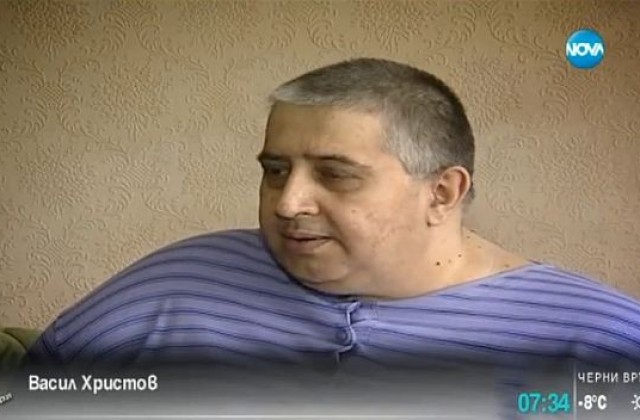 Лекари помагат на 300-килограмов мъж да се спаси от домашния затвор