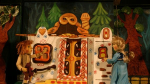 Хензел и Гретел се срещат с търновските деца