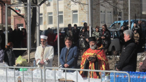 Поп и ходжа се молиха за здраве в община Девин