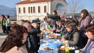 Благословиха лозята в село Полето