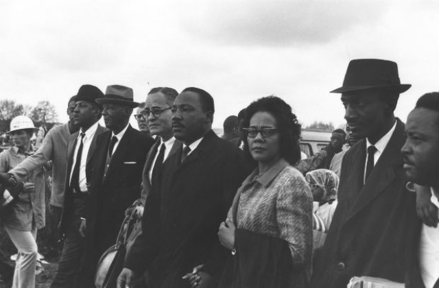 17 февруари: В САЩ е арестуван Мартин Лутър Кинг