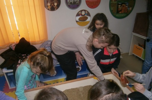 Две години детски музеен кът в Кюстендил