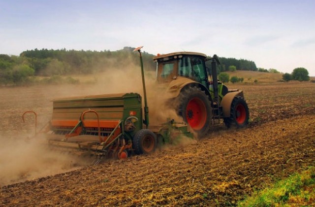 Бизнесът съзира риск в закона за земеделските земи, иска да се направи промяна