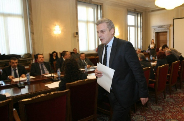 Страхуваме се най-много от онкологични заболявания, умираме - от сърдечно-съдови