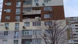 Подписаха първия договор за саниране във Варна блокът е в