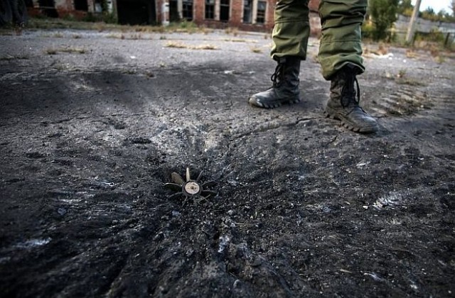 Лидерът на сепаратистите в Луганск: Изтегляме тежкото оръжие