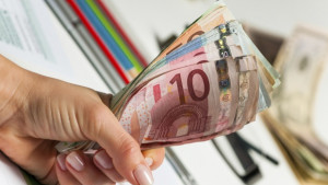 Бюджетните икономии срещу европейското общество