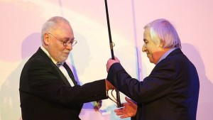 Мъжът на годината Теодосий Теодосиев Учителят дава душа