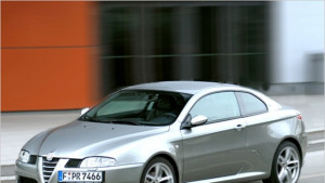 Изгоря лек автомобил Алфа Ромео