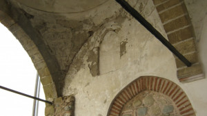 Руши се сградата на Джамията в Дупница