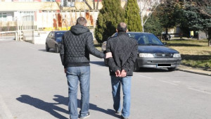 Арестуваха телефонни измамници