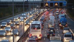 Електронни табла ще има и по родните аутобани