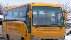 Ученик от Китен принуди автобус да тръгва навреме