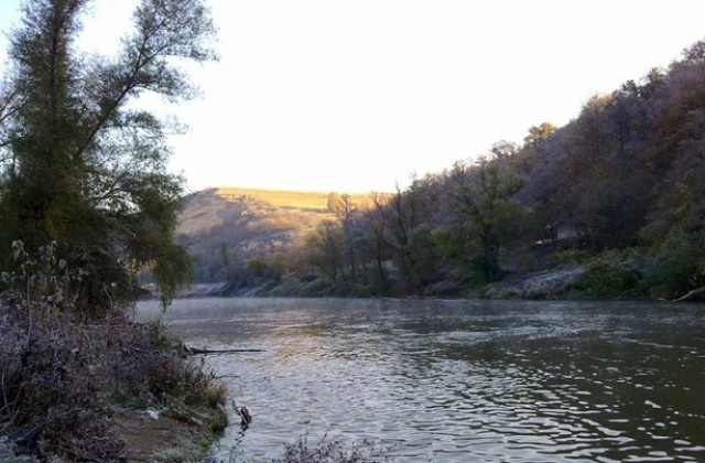 Обследват проводимостта на речните корита във видинско