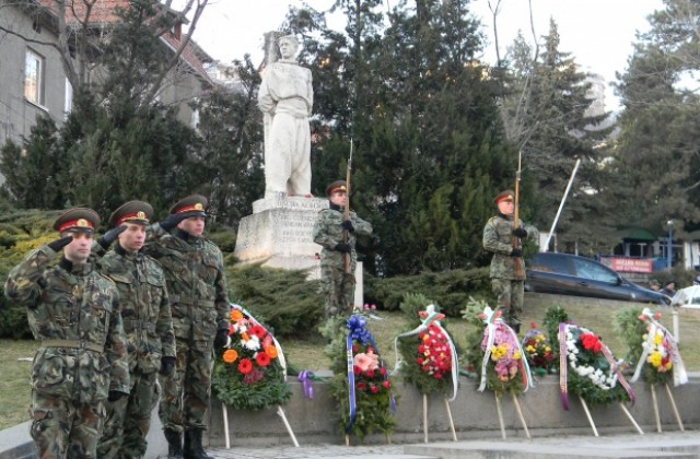 Поклон пред Апостола на свободата