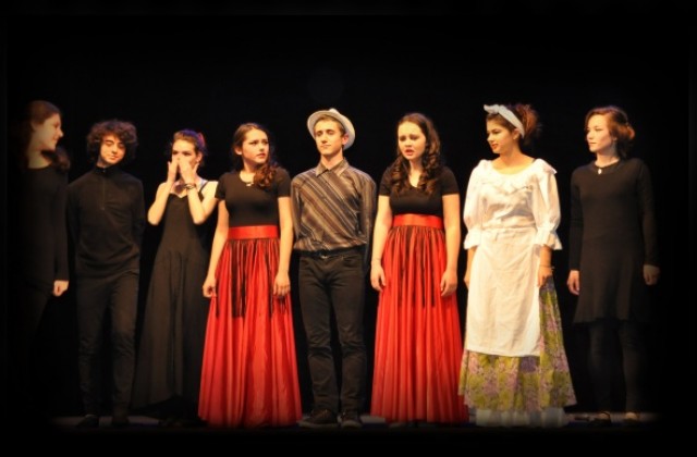 Възпитаници на IV Езикова с първо място на фестивал за училищен театър