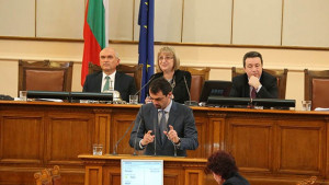 Две възможности аграрната гимназия в Бяла Слатина да получи земи