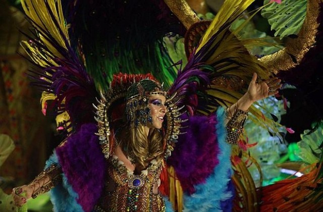 Школата по самба Бейжа Флор е шампион на карнавала в Рио