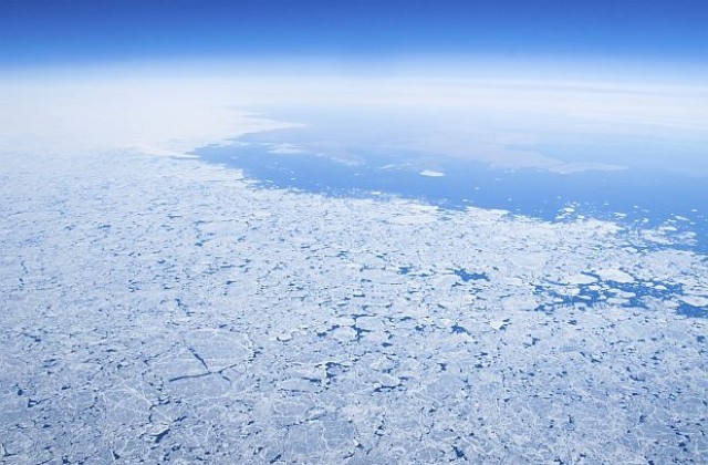Има опасност в средата на XXI век Северният ледовит океан да остане без лед
