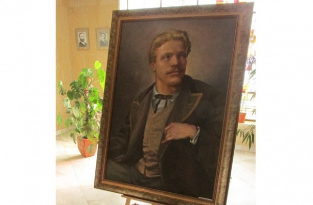 Портрет на Левски украси Общината в Г. Оряховица