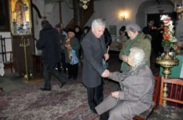 В Трявна се поклониха в храма, където Апостола е пял