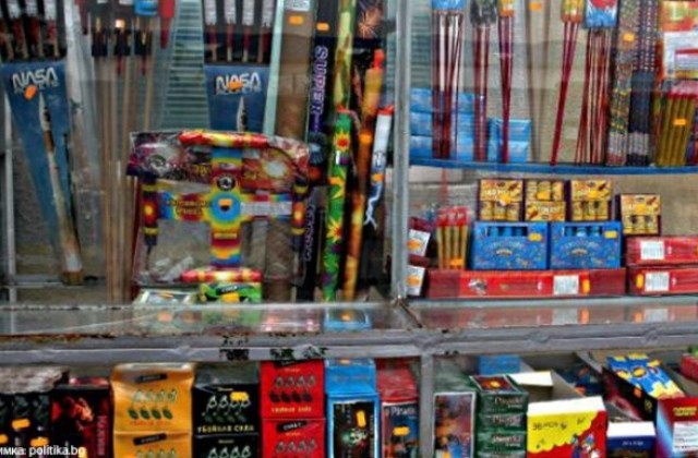 82- годишна баба къта незаконна пиротехника