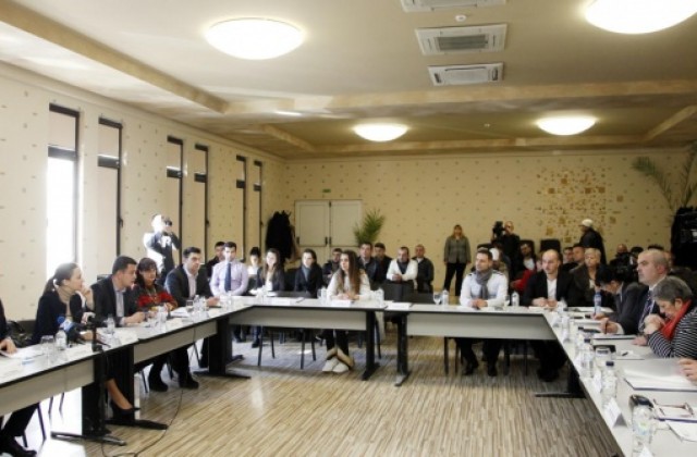 Евродепутат подкрепя регионалното състезание за училища Евроскола