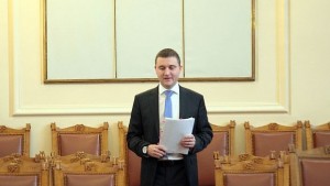 Горанов иска да вкара банковите ни сметки в единен регистър